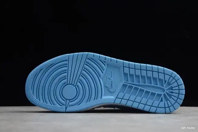 1st Kicks (W) Jordan AO9944-441 UNC Air Low 1 0623